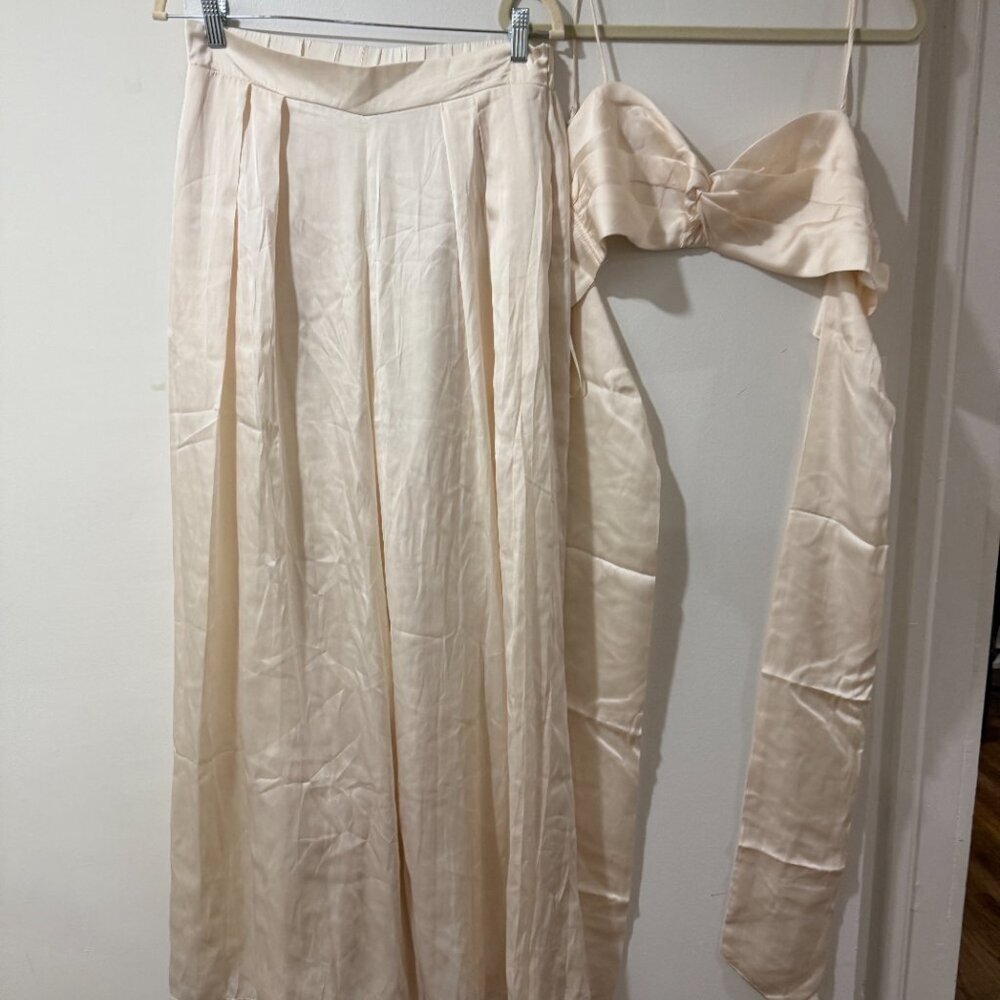 🏷 *NWT* 🤍✨ Saints & Secrets Tammi Satin Set Oyster XL (Crop Top + Pants)🤍✨ - Picture 6 of 14